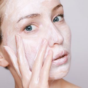 Soin de visage : 3 recettes de masque que vous pouvez faire à la maison